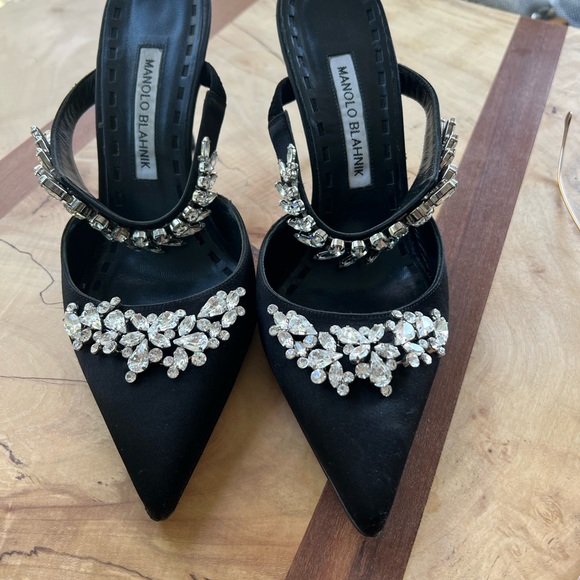 Manolo Blahnik Lurum Satin Mules - Picture 2 of 10